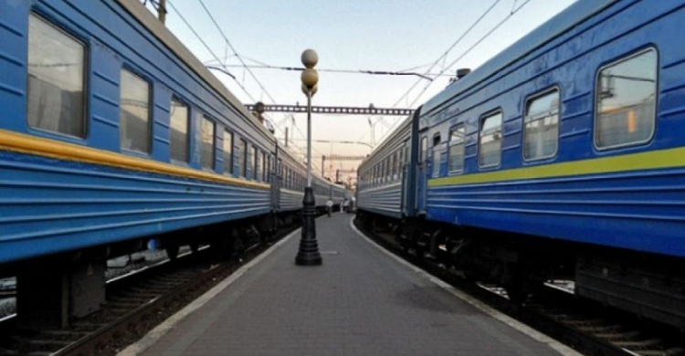 Укрзализныця отменила все пассажирские поезда в Украине