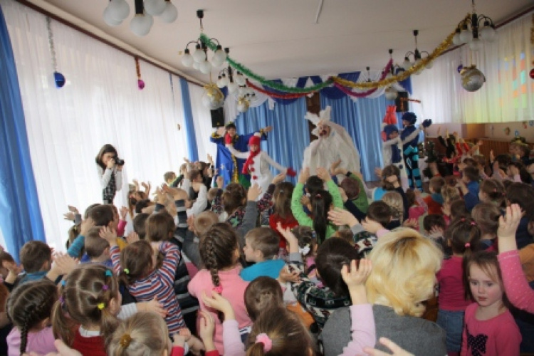 В детский сад Мариуполя, в котором сделали лучшее новогоднее селфи, пришли фиксики