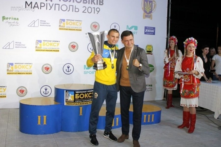 В Мариуполе завершился чемпионат Украины по боксу (ФОТО+ВИДЕО)