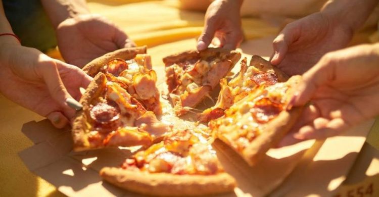 1000 пицц за 10 часов: в Мариуполе планируют установить вкусный рекорд