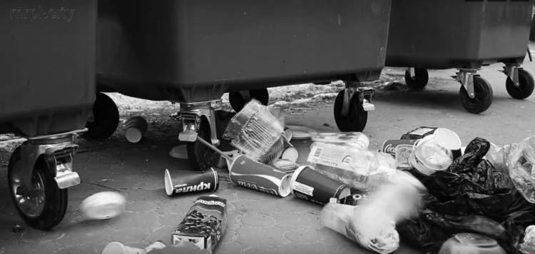 Мариупольцы сняли социальный экоролик о проблеме мусора на улицах города (ВИДЕО)