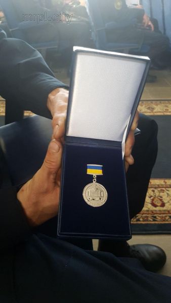 В Мариуполе лучшие полицейские и спасатели получили государственные награды (ФОТО+ВИДЕО)