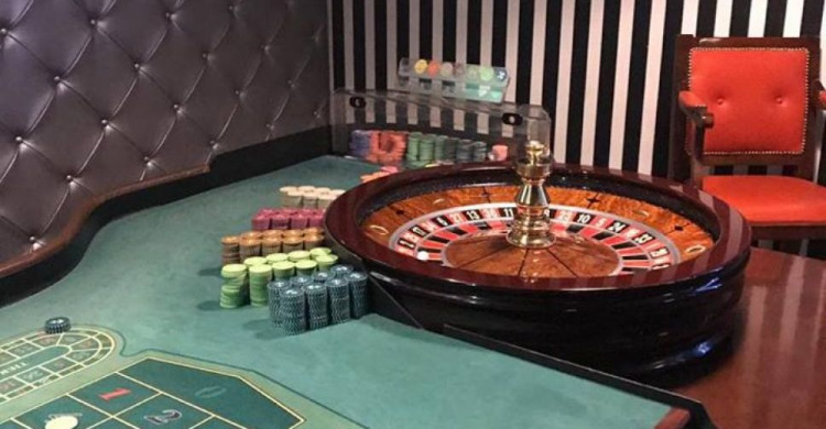 Рулетка вместо чашки кофе: в Мариуполе обнаружили подпольное казино (ФОТО)