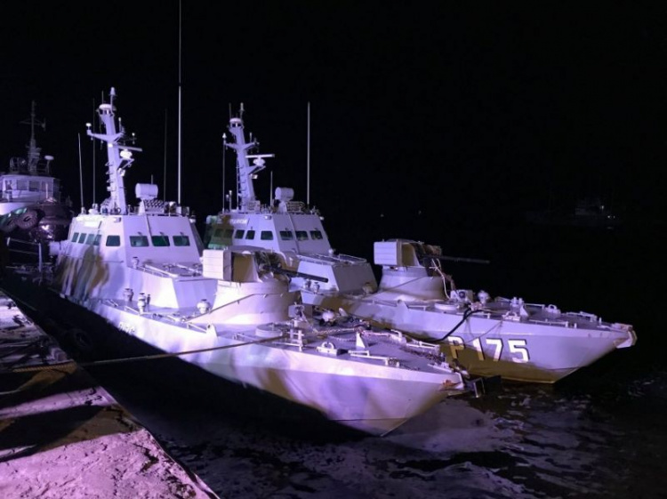 Не хватает оборудования и вооружения: корабли, захваченные на пути в Мариуполь, отремонтируют (ФОТО)