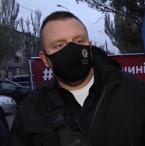 #НашВершинин: мариупольцы вышли на митинг в поддержку главного патрульного