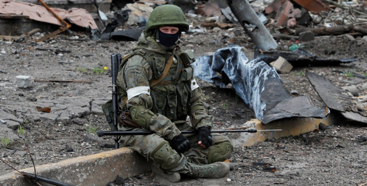 Кров’ю написали «йдіть» - у Маріуполі вбили шістьох російських військових