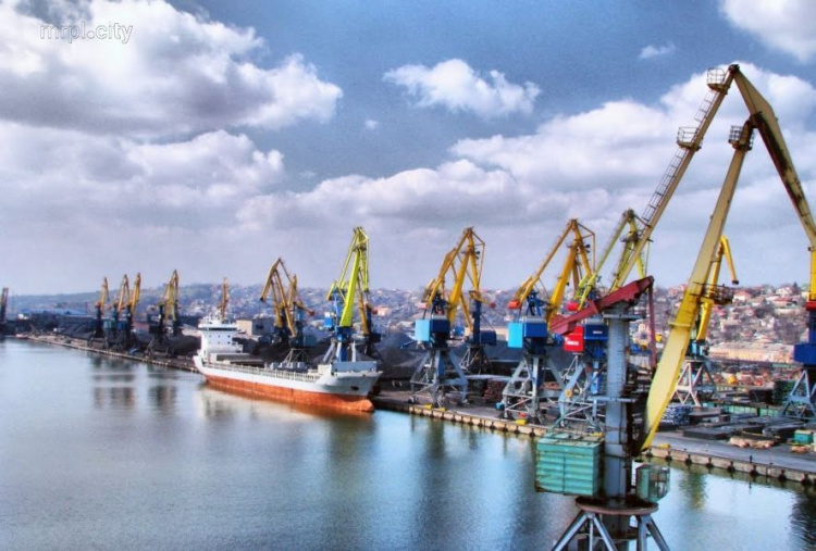 В Мариупольском порту углубили дно и увеличили проходную осадку (ФОТО)