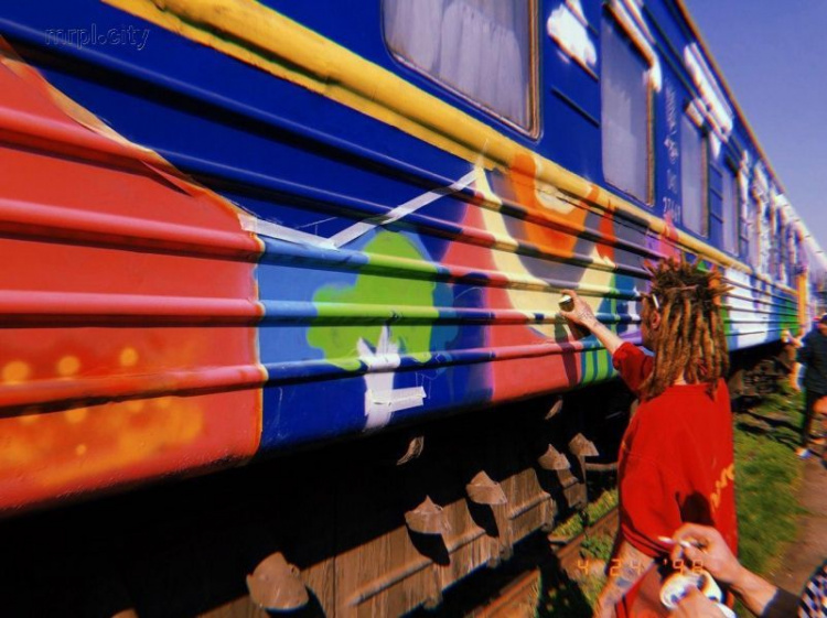 В Мариуполь приедет разноцветный поезд ГогольTrain (ФОТО)