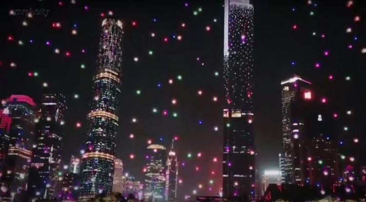 В Китае показали световое шоу из более тысячи дронов (ВИДЕО)