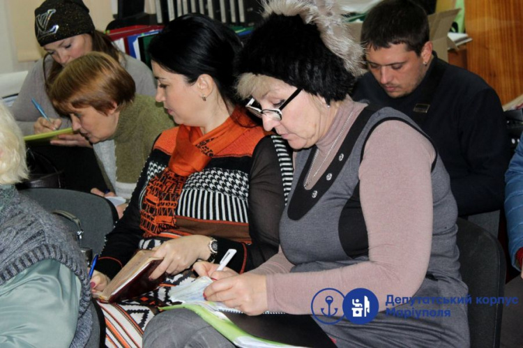 В Мариуполе представители КСН приступили к обучению в специальной школе (ФОТО)