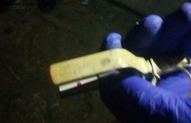 В мариупольской «заброшке» нашли гранату с запалом (ФОТО)