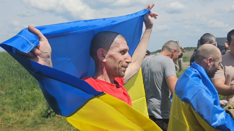 З російського полону повернулися 75 українців та українок: серед них – захисники Маріуполя