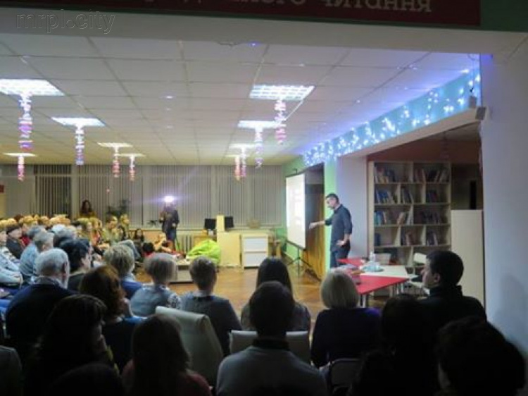 Поэт Сергей Жадан провел творческие вечера в Донбассе (ФОТО)