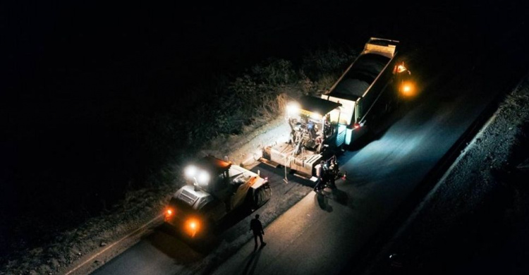 Пока ты спал: как преображается трасса Запорожье-Мариуполь ночью (ФОТО+ВИДЕО)