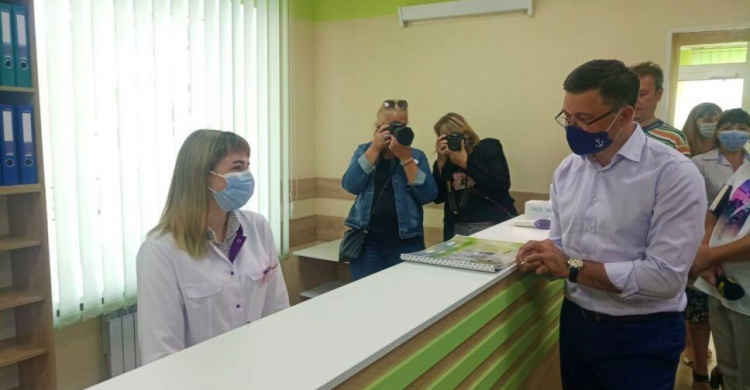 Город без окраин: в Мариуполе открыли современную амбулаторию, которая ждала ремонт 50 лет