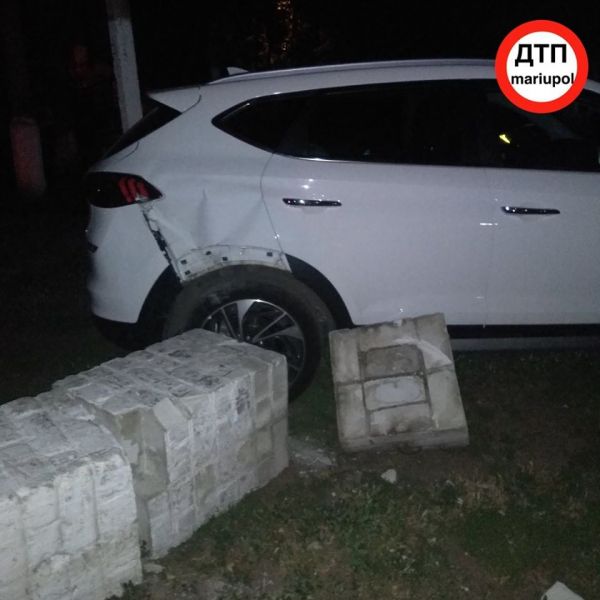 Jeep - колонна - Hyundai: в Мариуполе в аварии сработал принцип домино