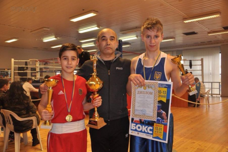 На областном чемпионате мариупольские боксеры завоевали 12 первых мест (ФОТО)