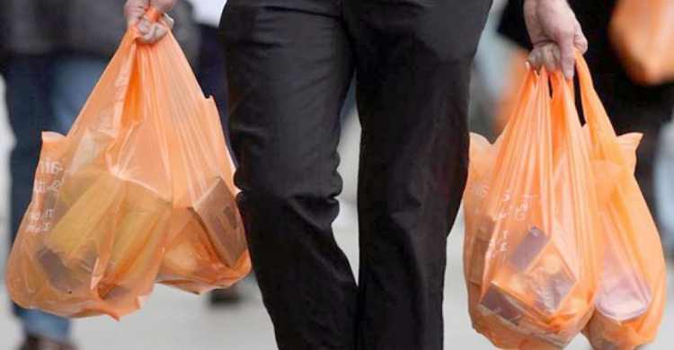 Пластиковые пакеты в Мариуполе могут оказаться вне закона
