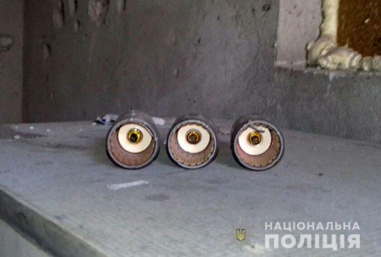В Мариуполе разыскивают владельца двух гранатометов (ФОТО)