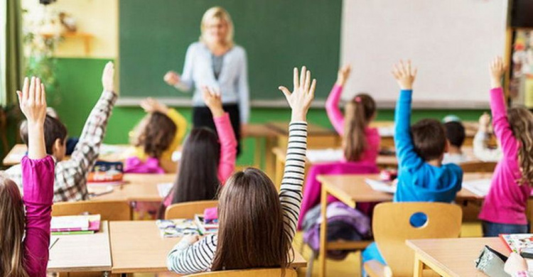 В Украине предлагают завершить дистанционное обучение в школах