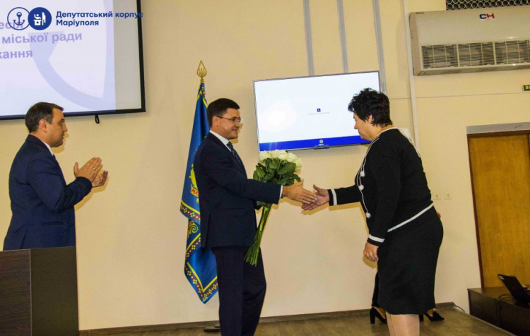 Главврача мариупольской больницы наградили орденом «Медицинская слава Украины» (ФОТО)