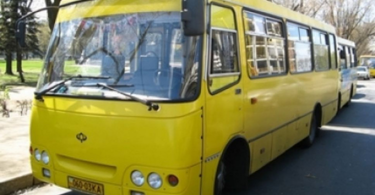 Стали известны подробности изменений, которые коснутся двух популярных маршрутных такси в Мариуполе 