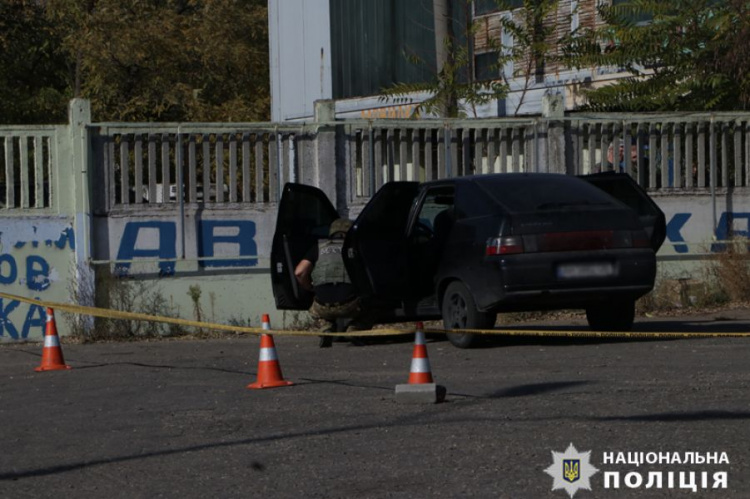Напал на магазин и захватил заложницу: в Мариуполе задержали вооруженного «преступника»