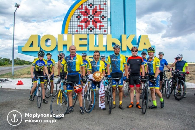 Велопробег ветеранов войны в Донбассе длиной в 1800 км финишировал в Мариуполе