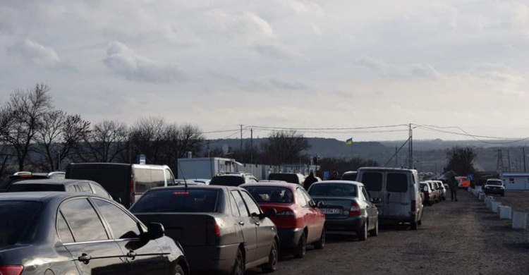 На КПВВ под Мариуполем боевики устроили провокацию