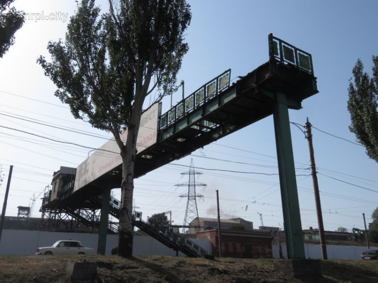 В Мариуполе демонтируют аварийный мост – на Набережной перекроют движение (ФОТО)