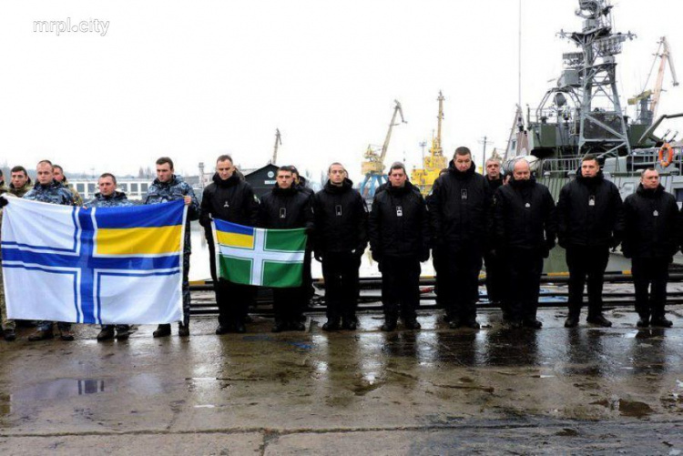 В Мариуполе украинские военные присоединились к акции поддержки пленных моряков (ФОТО)