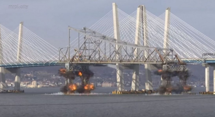 Гигантский мост обрушили с помощью динамита (ФОТО+ВИДЕО)