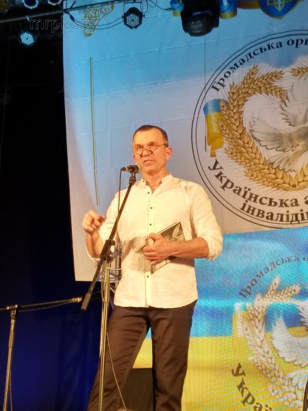 Фотографии, книги, тетраподы из Мариуполя стали частью благотворительной акции в Киеве (ФОТО)