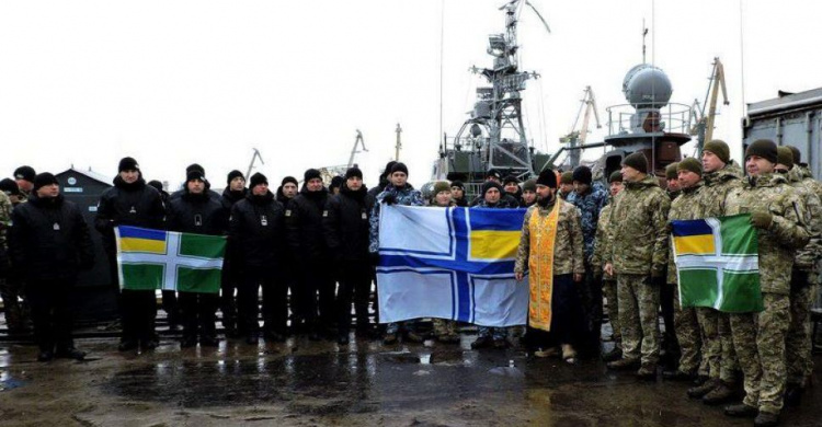 В Мариуполе украинские военные присоединились к акции поддержки пленных моряков (ФОТО)