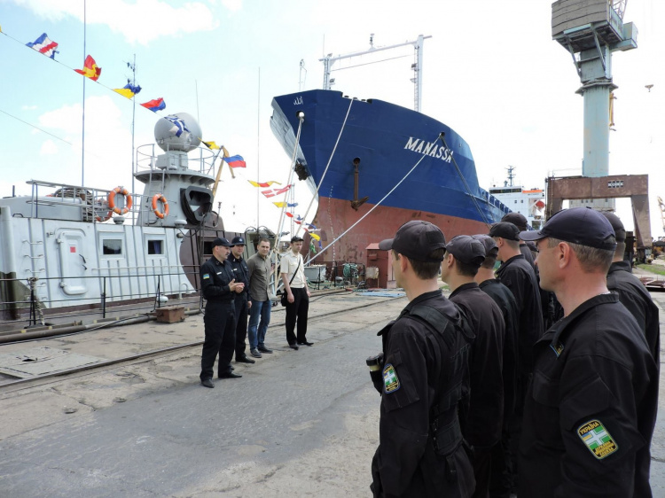 В Мариуполе свое 35-летие отметил сторожевой корабль «Донбасс» (ФОТО)