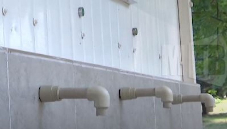 Жителей прифронтового города на Донетчине обеспечили бесплатной питьевой водой