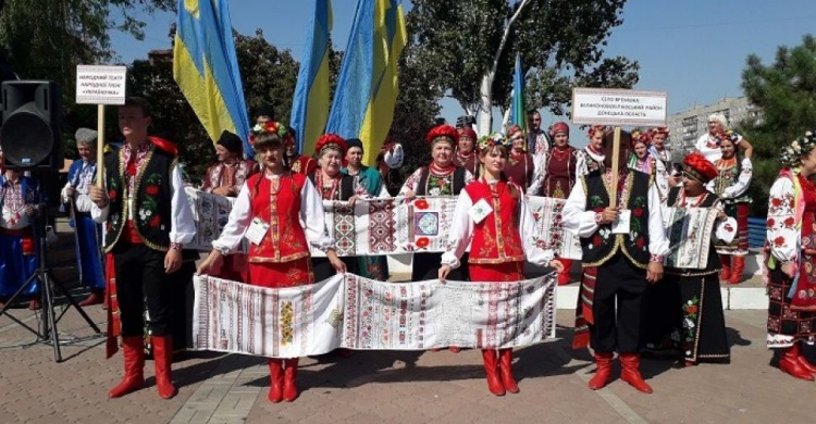 Музыка объединяет: в Мариуполь на фестиваль съехались коллективы со всей страны (ФОТО)