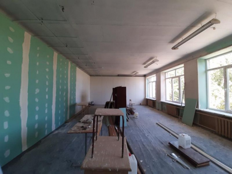 В Мариуполе «зазвучала» школа на окраине