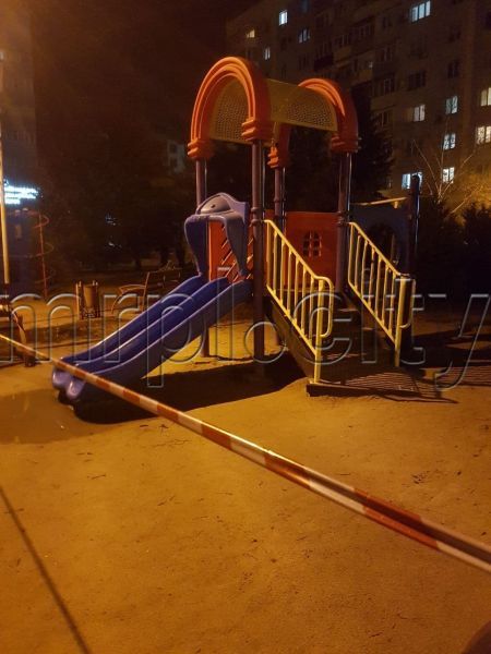 В Мариуполе запретили посещать детские площадки и аттракционы