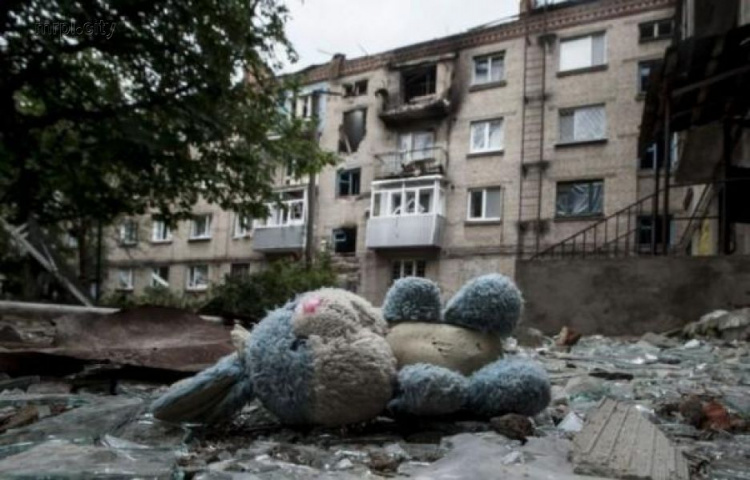 Убитые и раненые: сколько детей пострадали от войны на Донбассе
