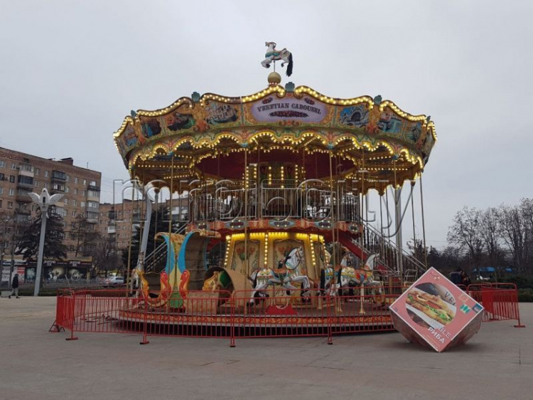 Мариупольцы смогут скатиться с шестиметровой горки в центре города