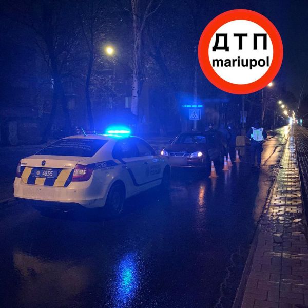 На пешеходном переходе в Мариуполе сбили мужчину (ДОПОЛНЕНО)