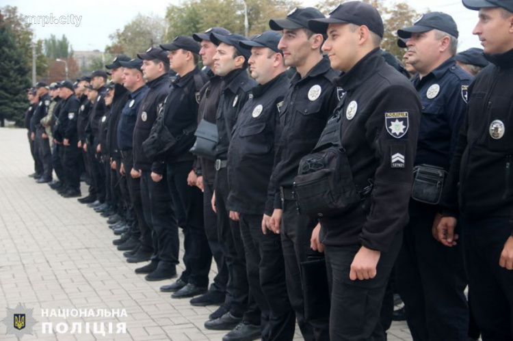 Безопасность жителей под защитой: в Мариуполе работают усиленные патрули (ФОТО)