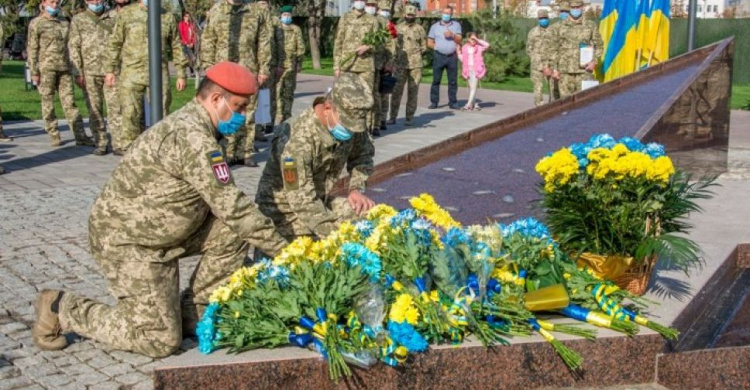 Митинг, концерт и фестиваль уличной еды: как Мариуполь отметит День защитников и защитниц Украины