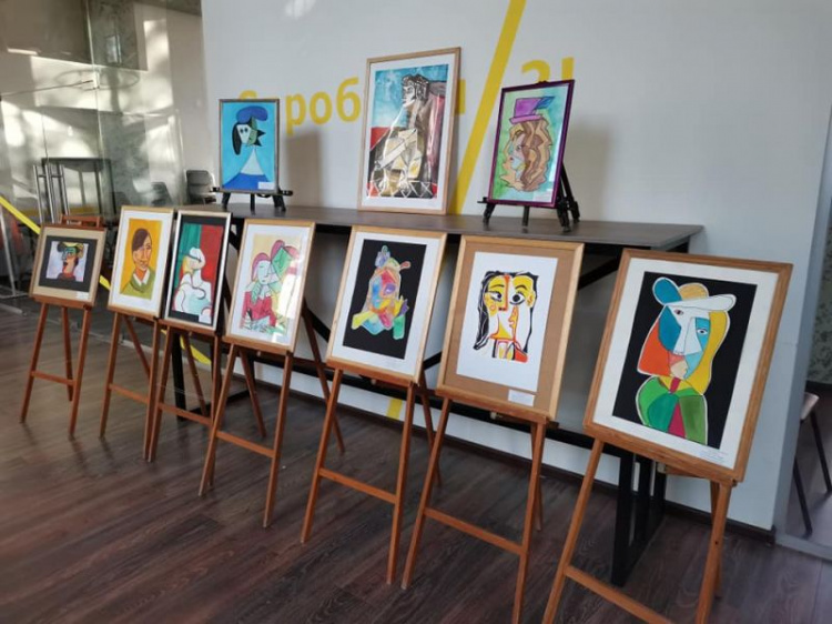 Мариупольцы бесплатно могут насладиться картинами по мотивам Пабло Пикассо