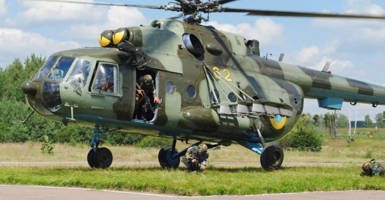 Боевые вертолеты Ми-24 и Ми-8 над побережьем Мариуполя: Военные прояснили ситуацию (ВИДЕО)
