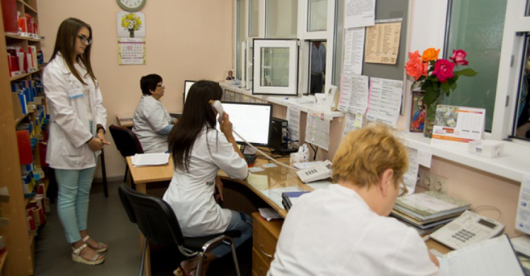 Мариупольцы подписали более восьми тысяч деклараций с семейными врачами
