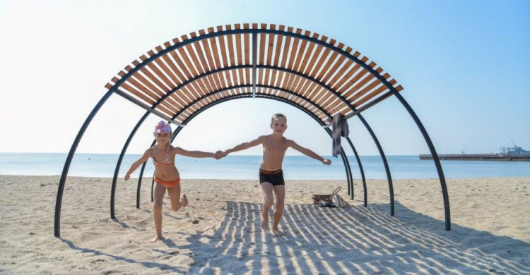Норма по кишечной палочке превышена в 48 раз! На каких пляжах в Мариуполе рекомендуют не купаться