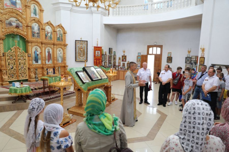 Детей из Мариуполя познакомили с православными храмами Приазовья