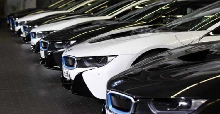Владельцы элитных авто в Мариуполе – рекордсмены области по уплате транспортного налога